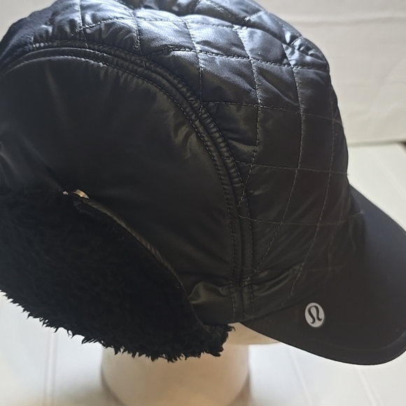 lululemon athletica Black Quilted Hat - Picture 3 of 8